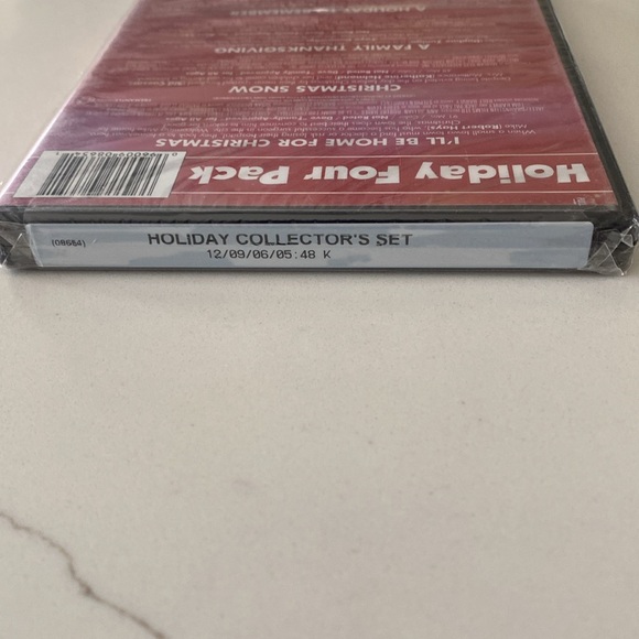 New Holiday 4-Film DVD Collector's Set - Picture 2 of 6